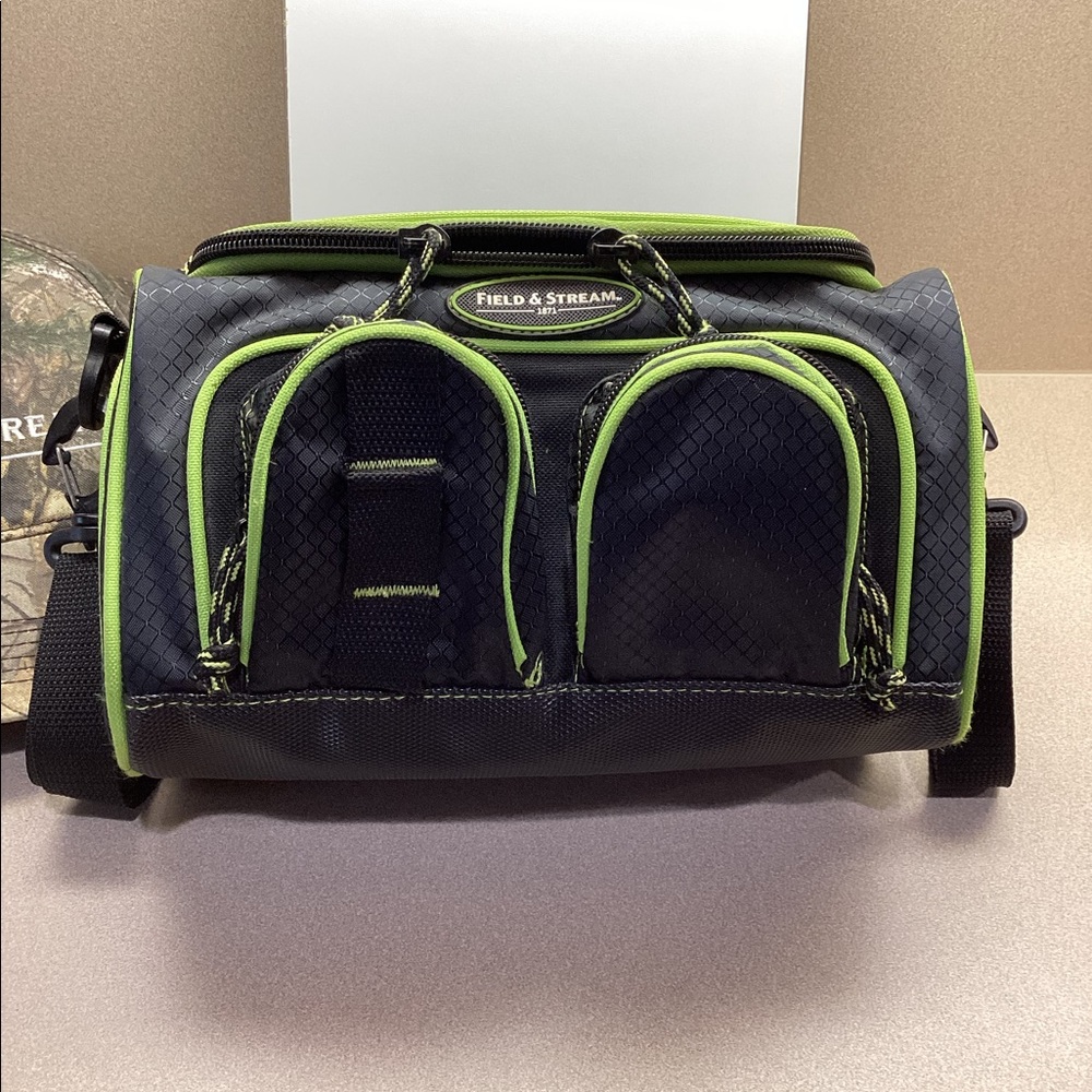 Field & Stream Tackle Bag | EUC